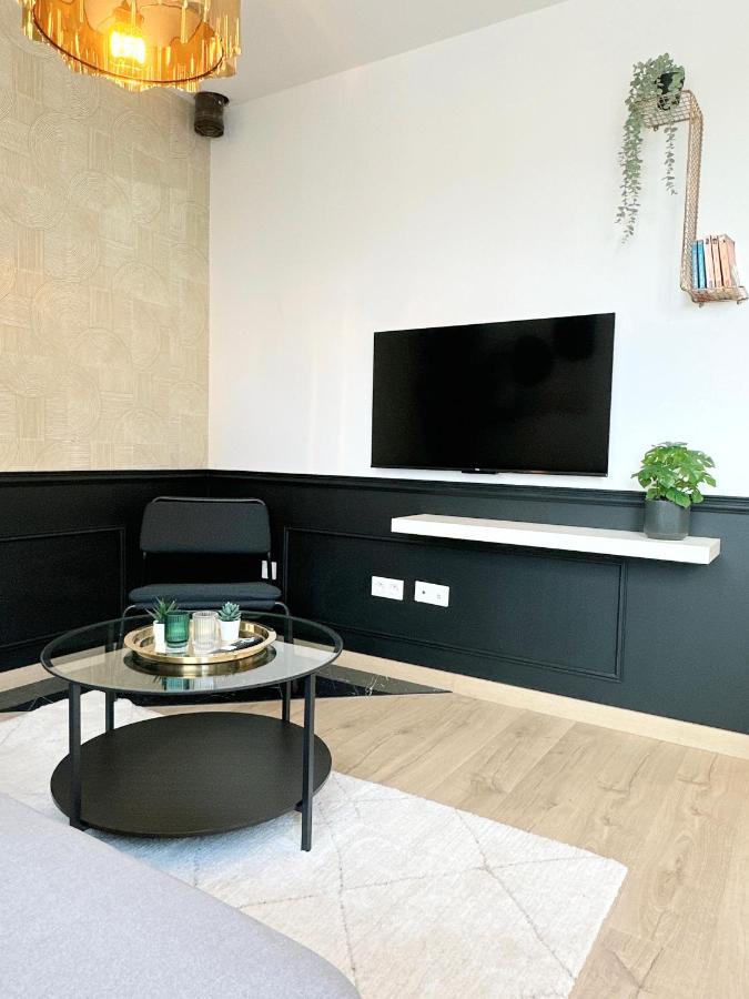 Sacre Appartement/Jardin/Parking/Wifi 로데즈 외부 사진